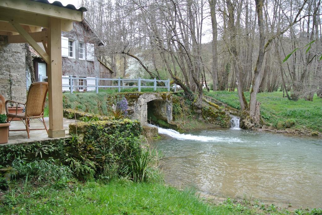 Moulin De Repassat Etape Voie Verte Bazens 外观 照片